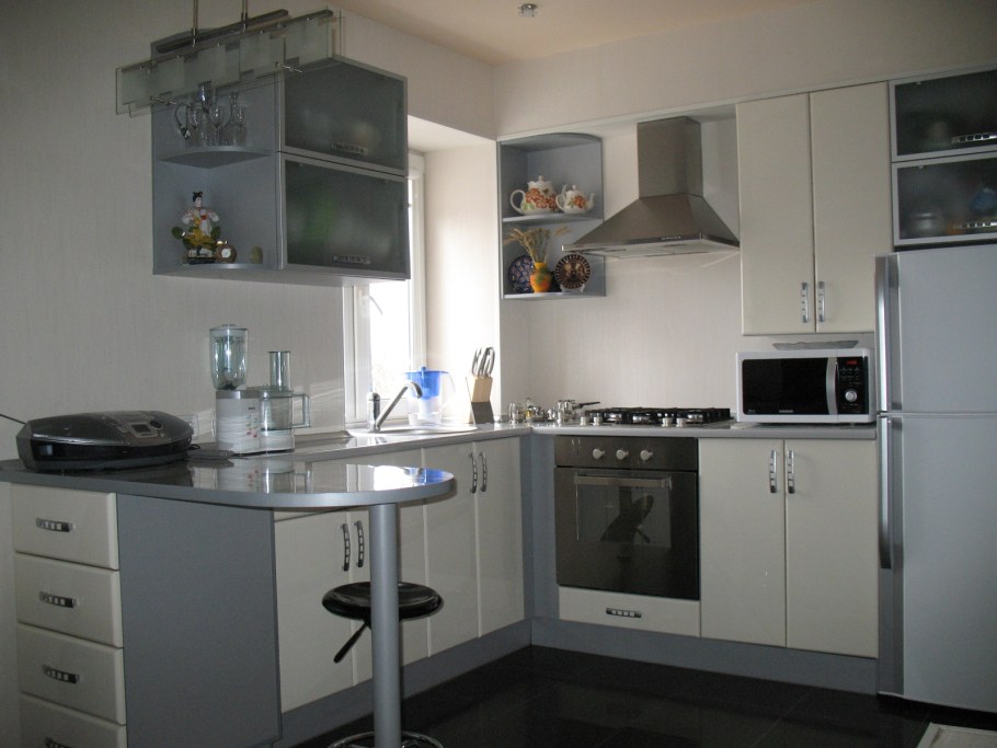 Бежевая кухня в хрущевке 6 кв.м