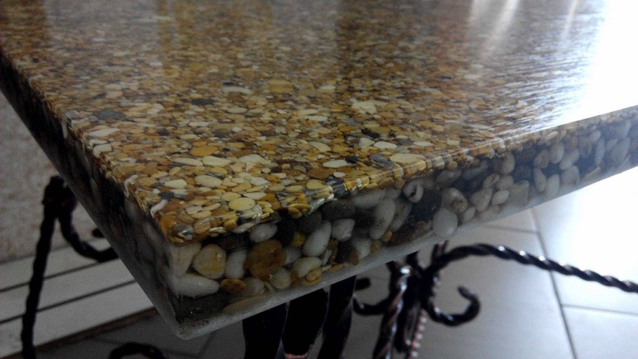 Журнальный столик из металла