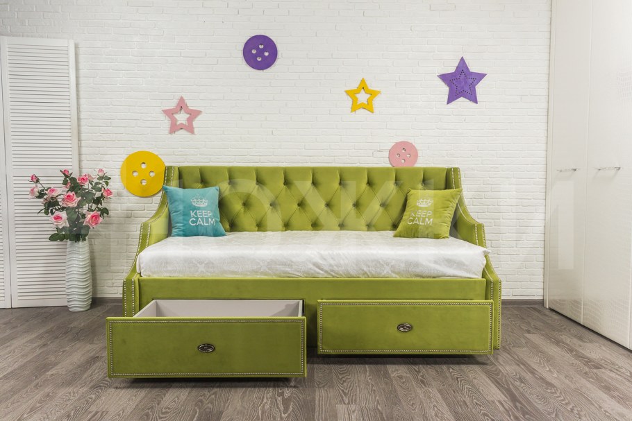 Перетяжка старого дивана-книжки