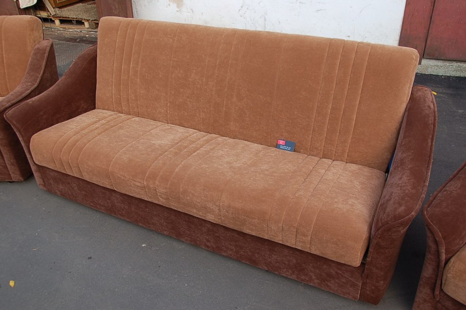 Диван и два кресла 90-х годов