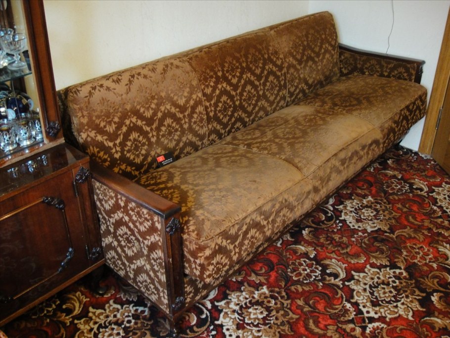 Кожаный диван из 90х