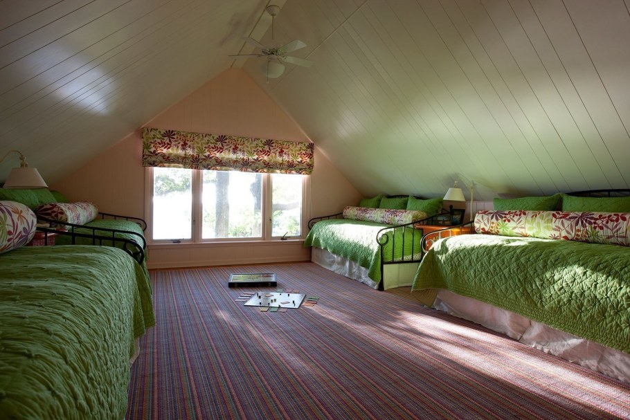 Отделка мансарды на даче