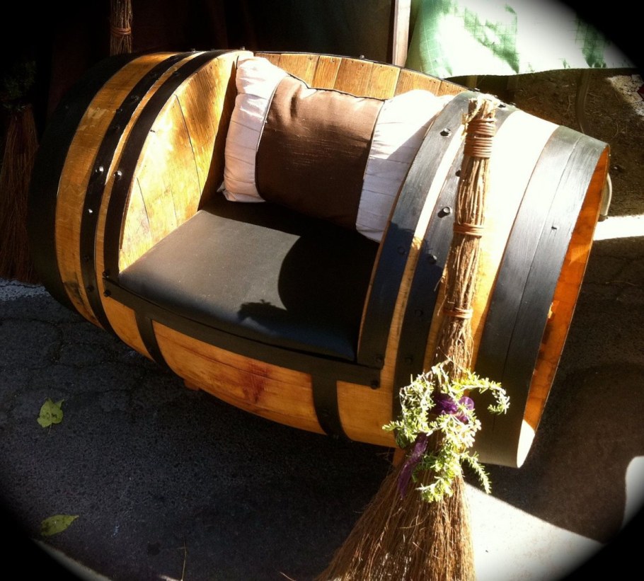 Бочка деревянная под раковину