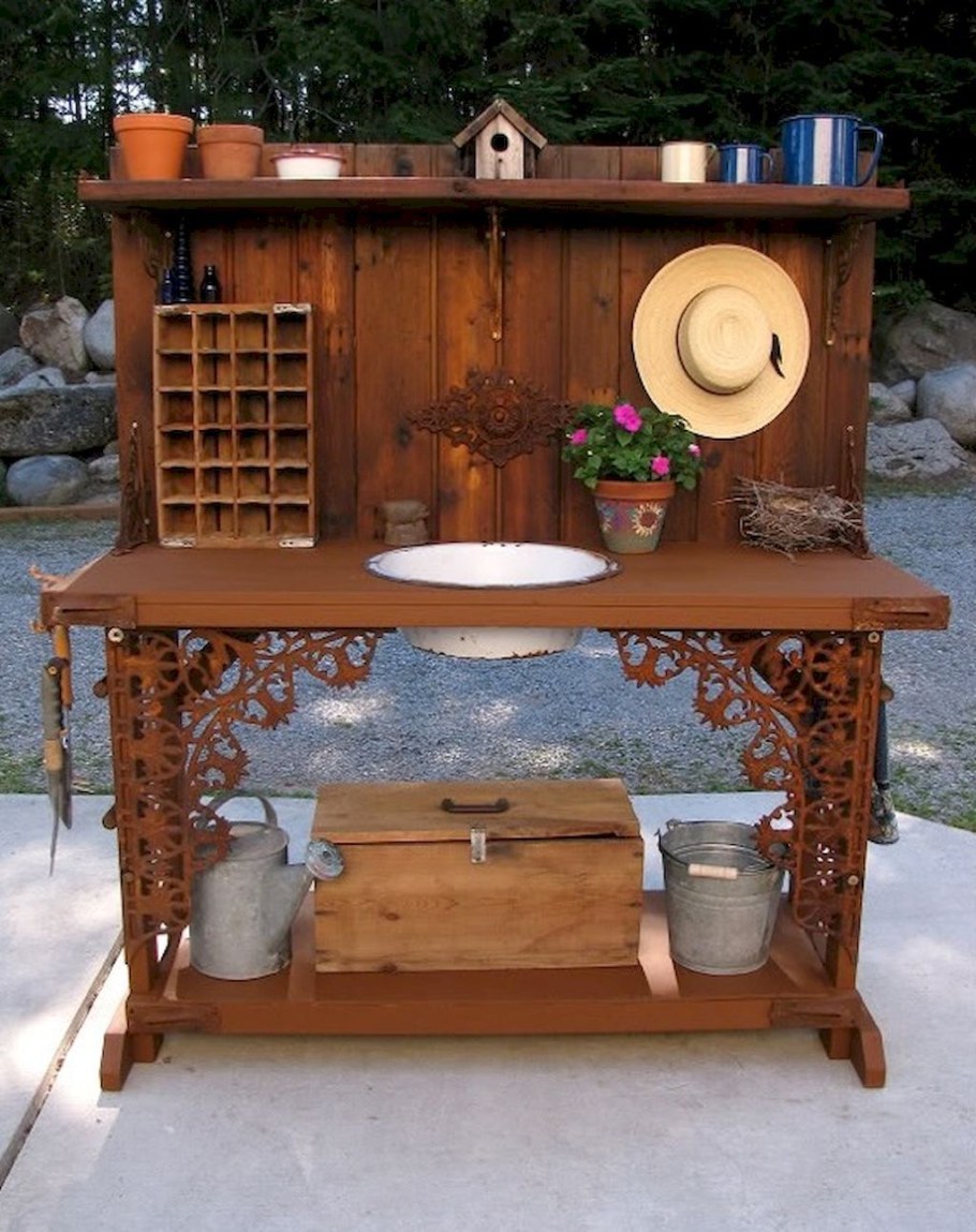 Уличный умывальник для дачи