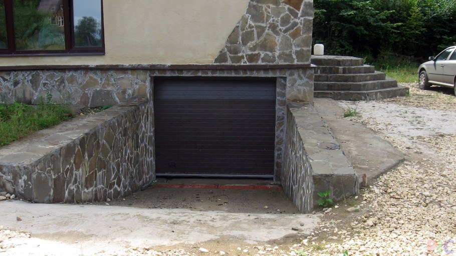 Современный навес для машины