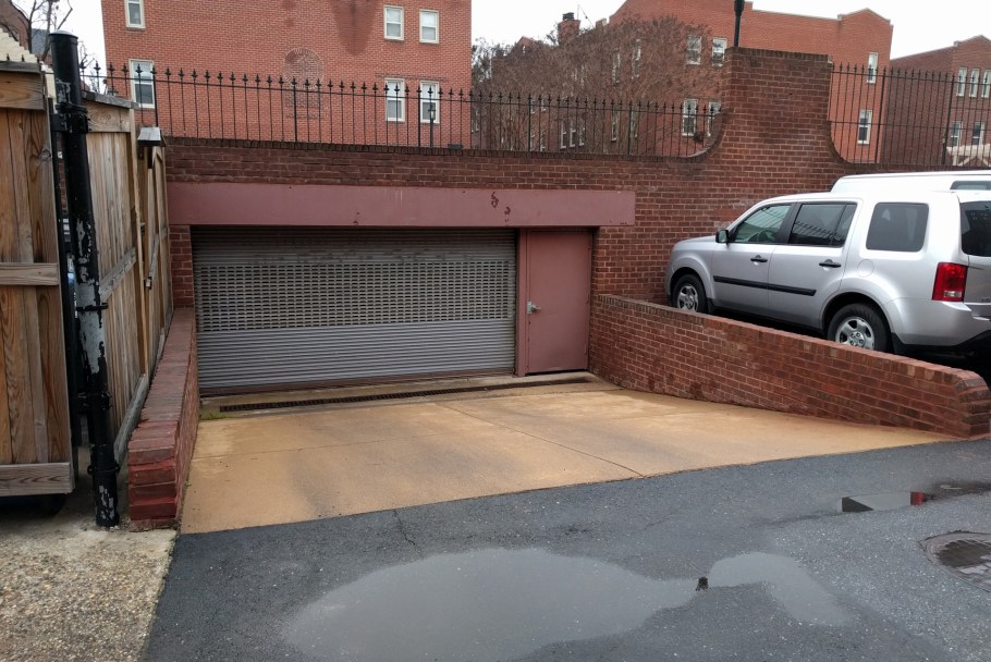 Гараж с навесом