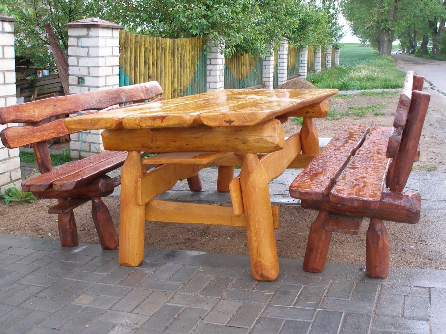 Стол из паллетов