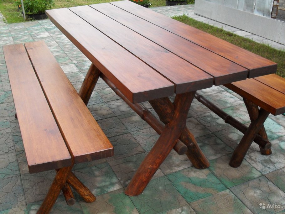 Стол деревянный