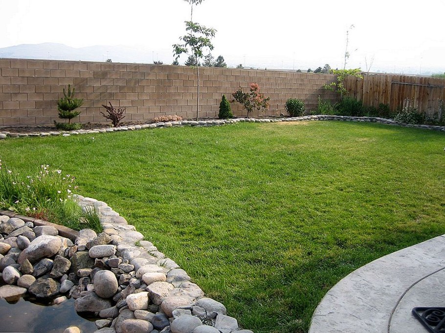 Газон на участке с уклоном