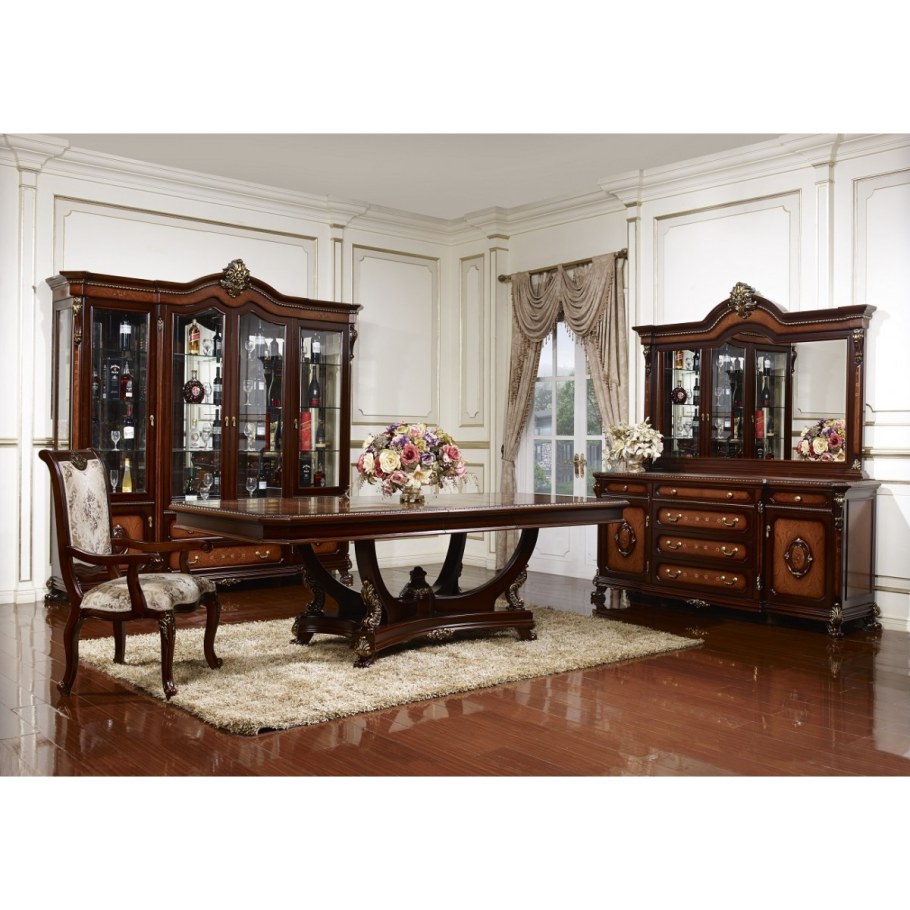 Красивый столик в гостиную