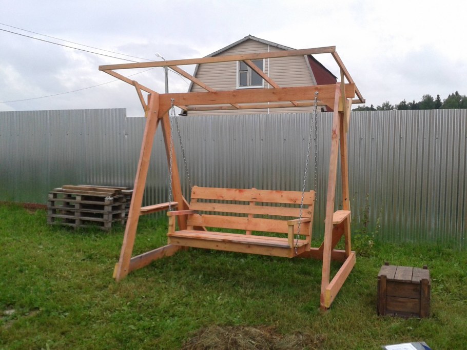 Качели садовые деревянные