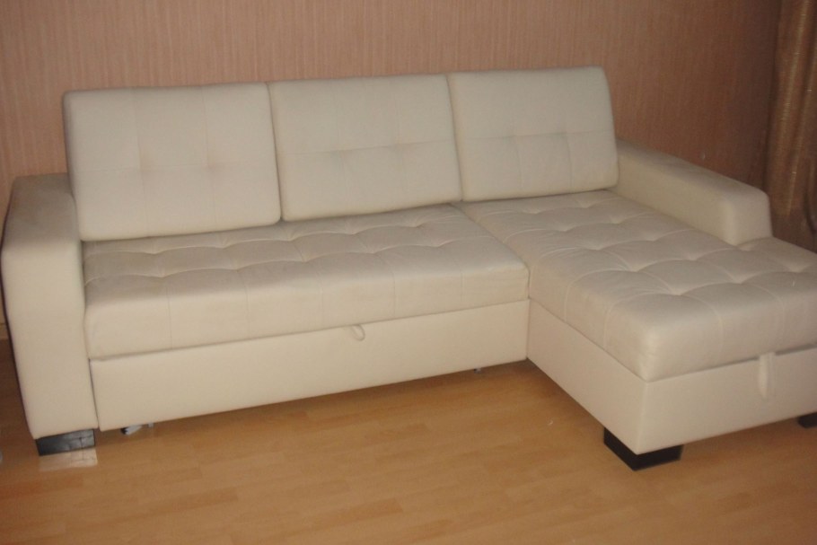 Обшитые угловые диваны