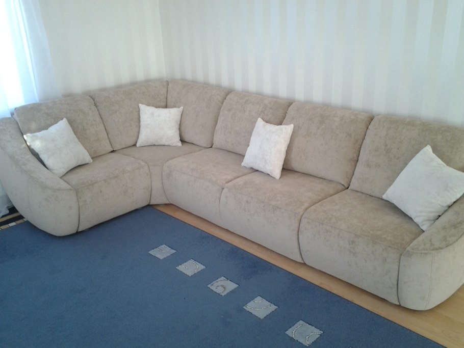 Обшитые угловые диваны