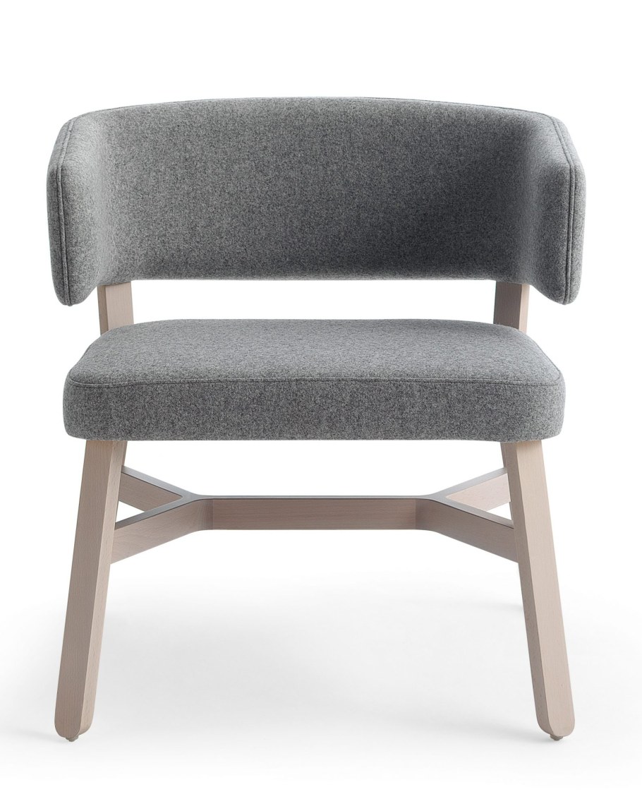 Синий стул с подлокотниками