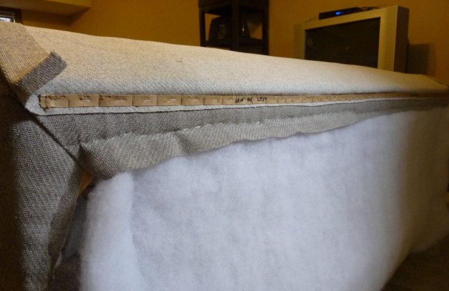 Обтянуть диван поролоном