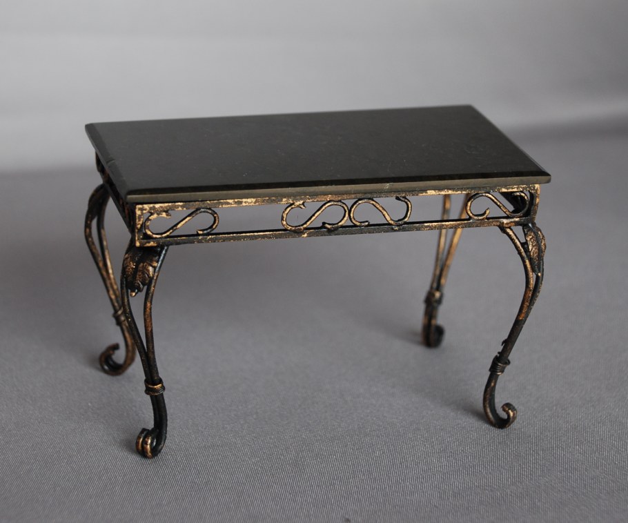 Консольный столик к стене