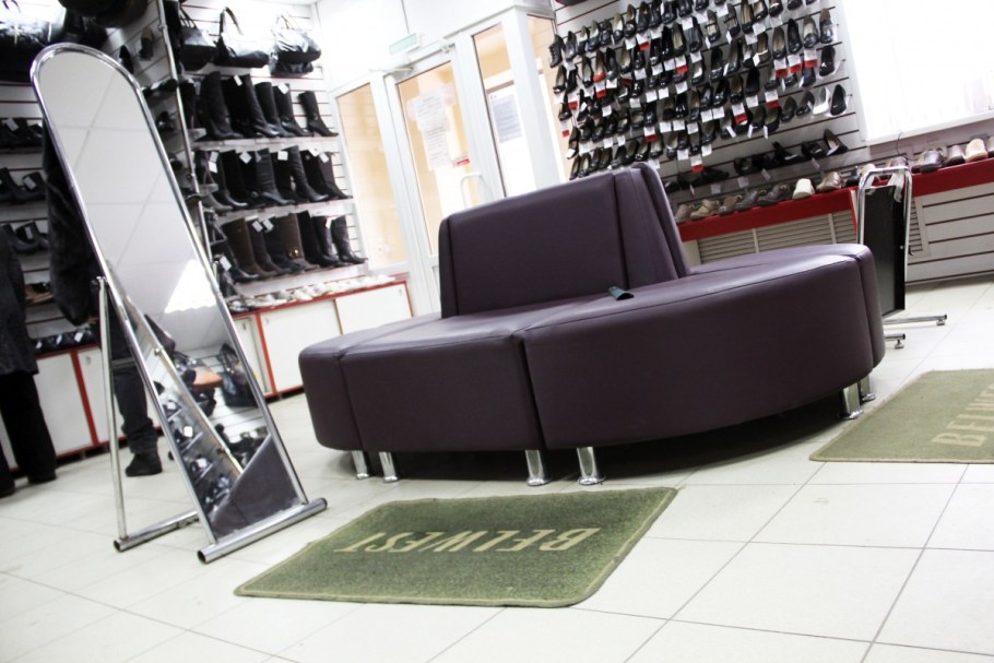 Банкетки для обувного магазина