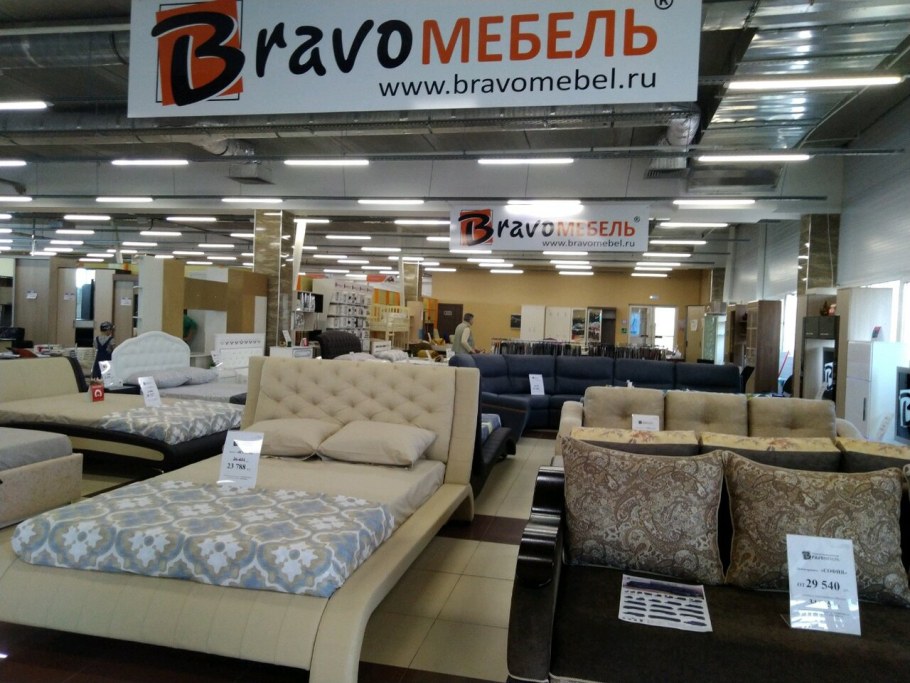 Ассортимент мебели в магазине диванчик