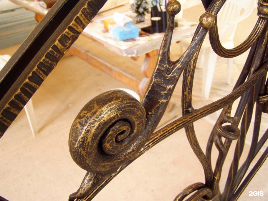 Ковка с патиной золото