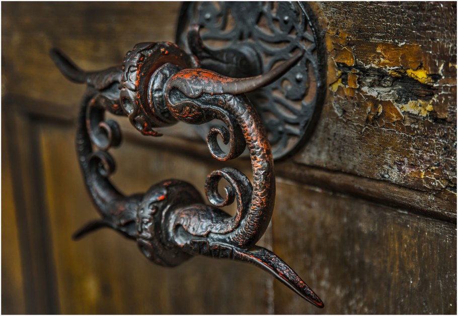 Дверные ручки под старину