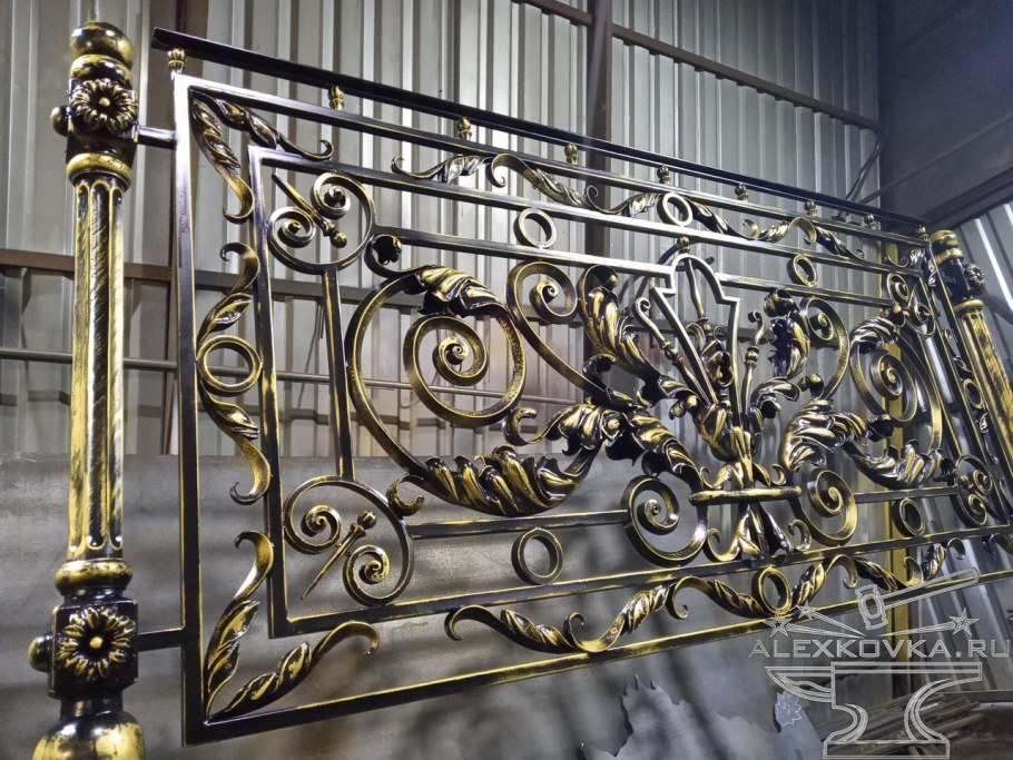 Ковка с патиной золото