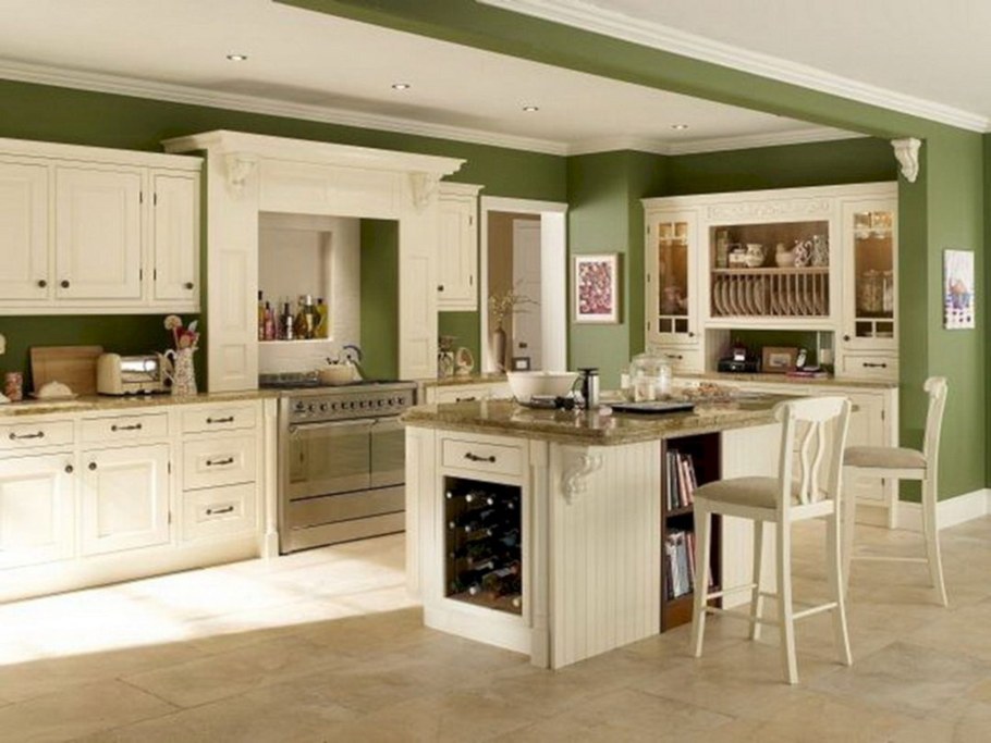Бежевая кухня фисташковые стены