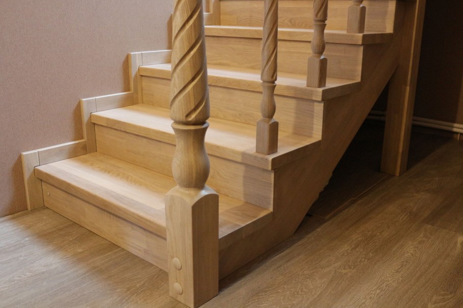 Лестница из дерева