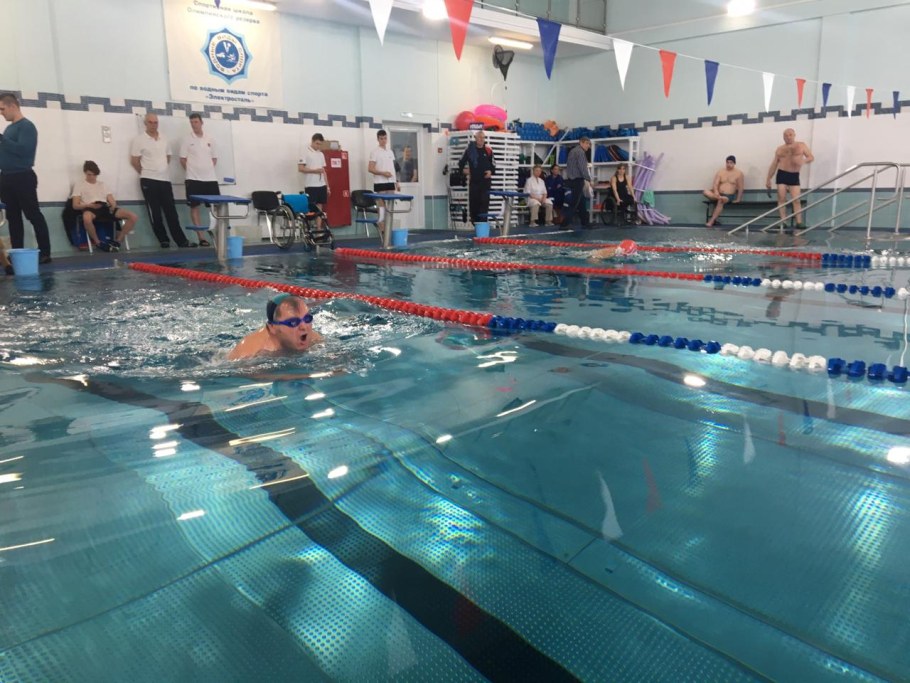 Фэмили,бассейн Ангарске