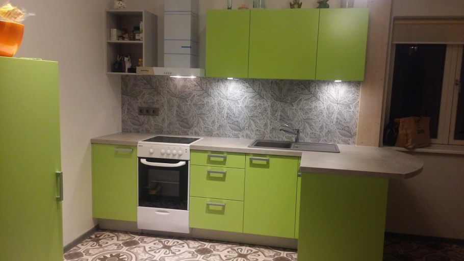 Интерьер кухни в салатовых цветах