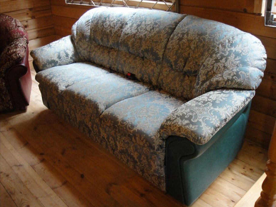 Декор старого дивана