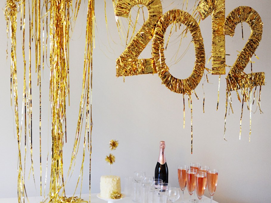 Украшение дождиком на новый год