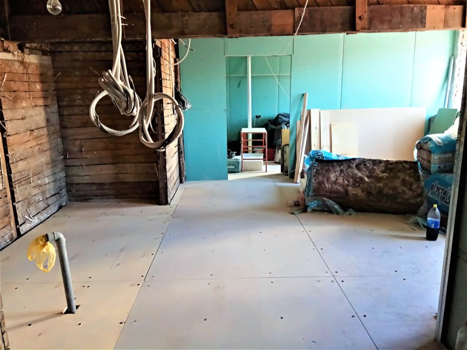 Потолок в сталинке с деревянными перекрытиями