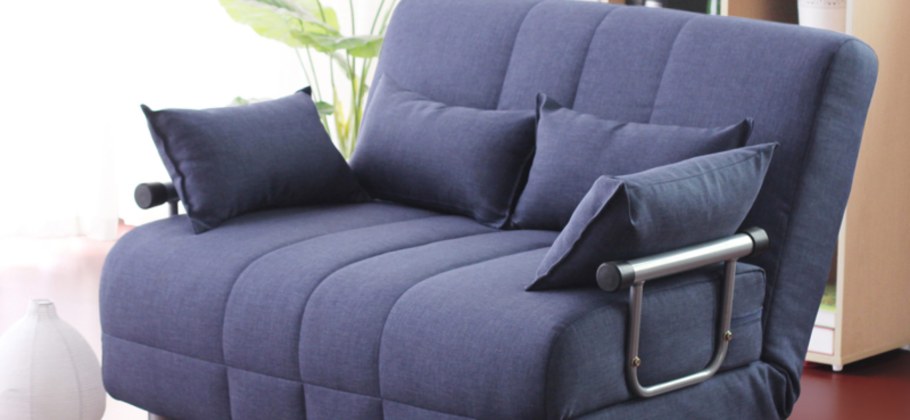 Компактный мягкий диван