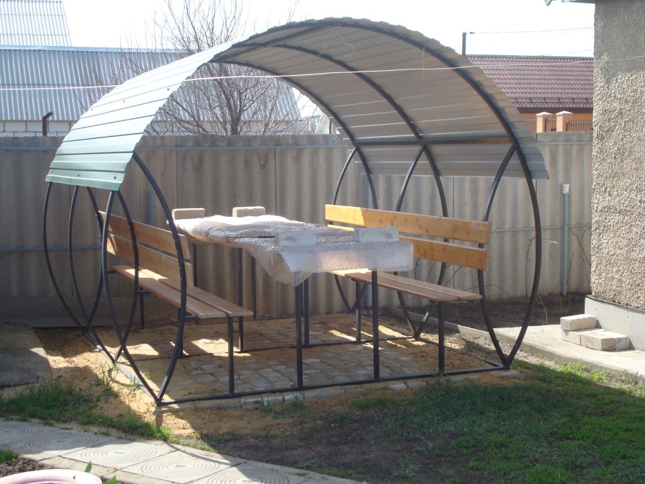 Беседка из профильной трубы