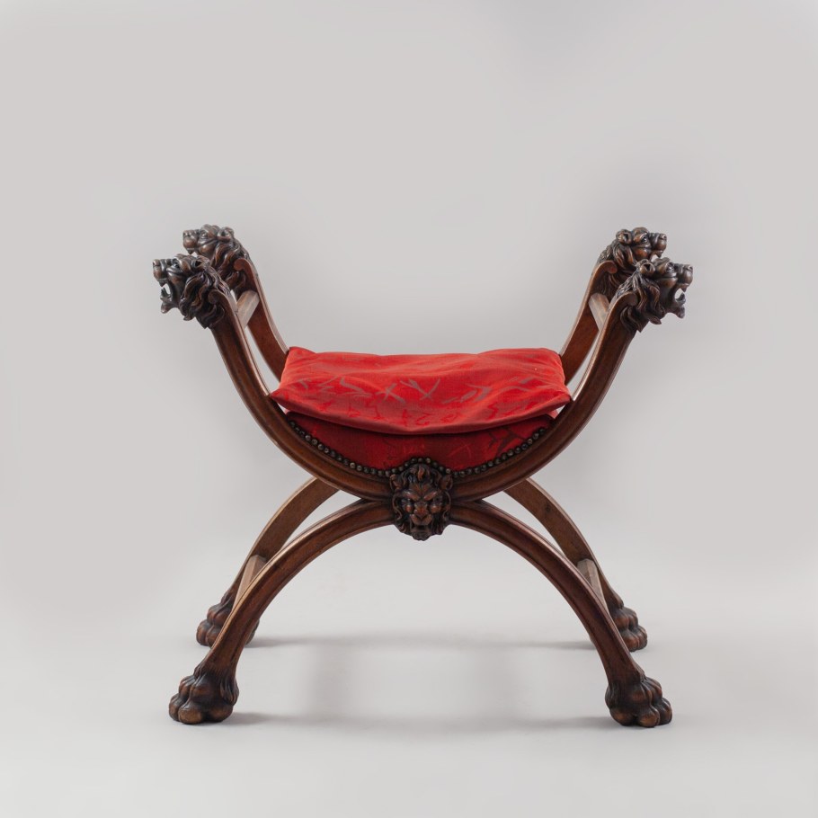 Римское кресло