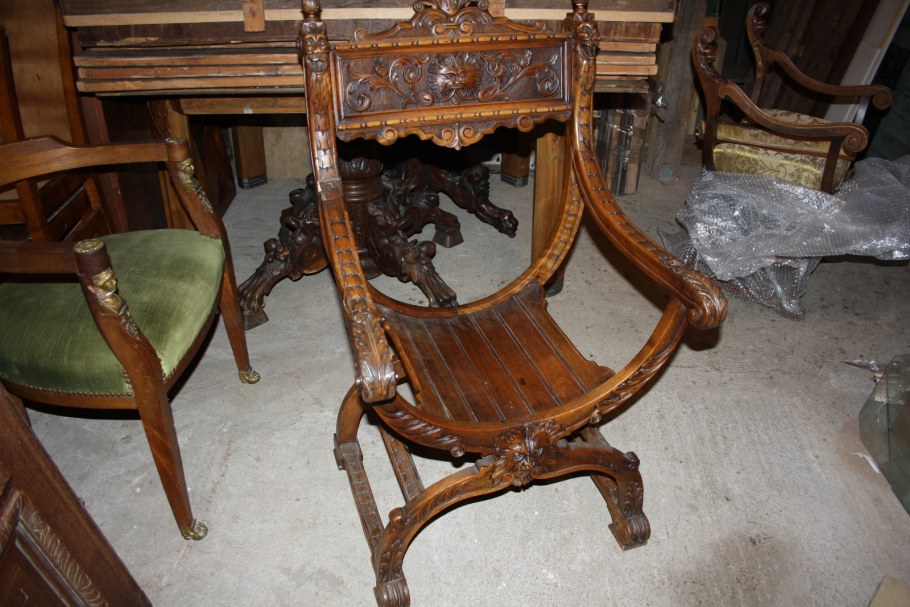 Римское кресло