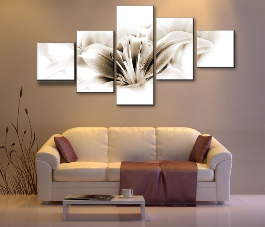 Панно над диваном