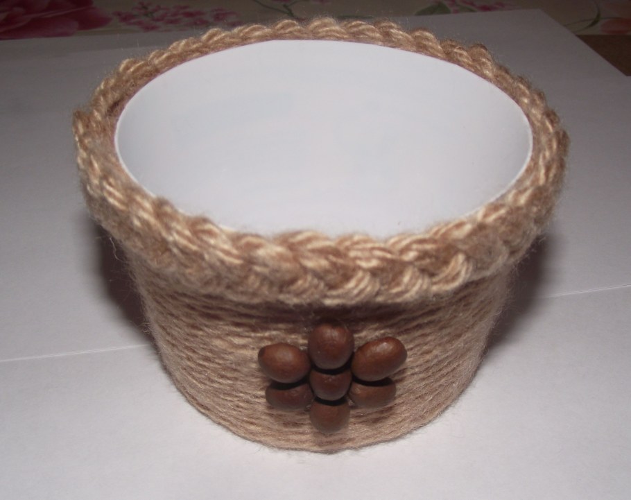 Горшки для цветов из майонезных ведерок