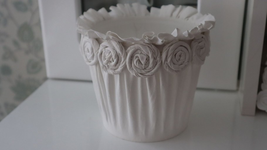 Кашпо из майонезного ведра