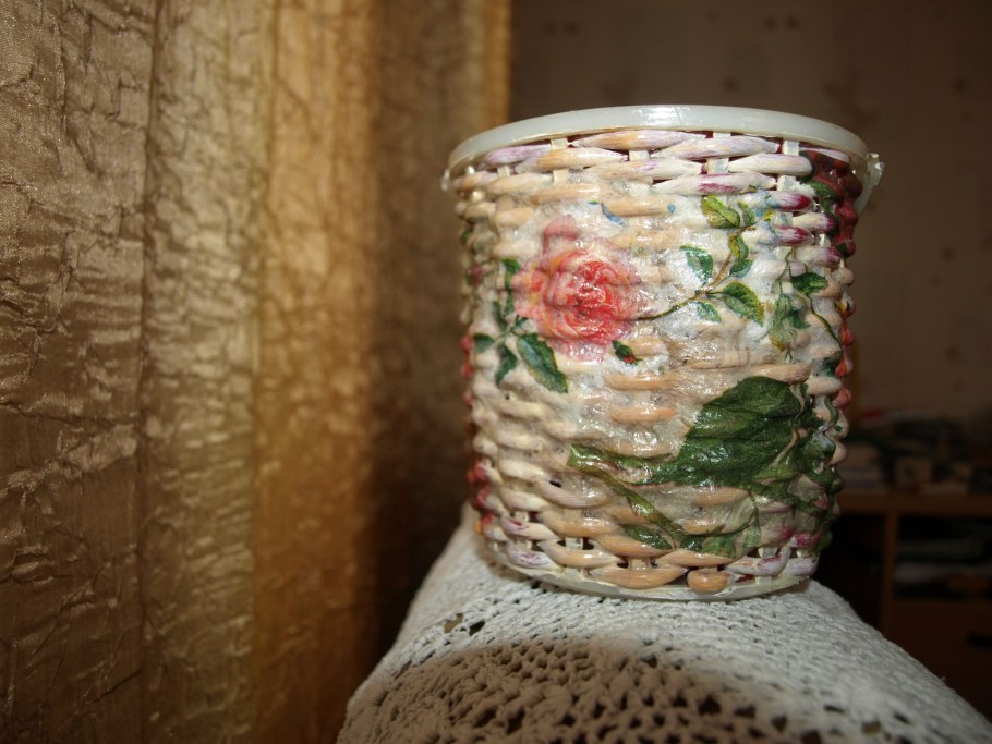 Декупаж майонезного ведерка