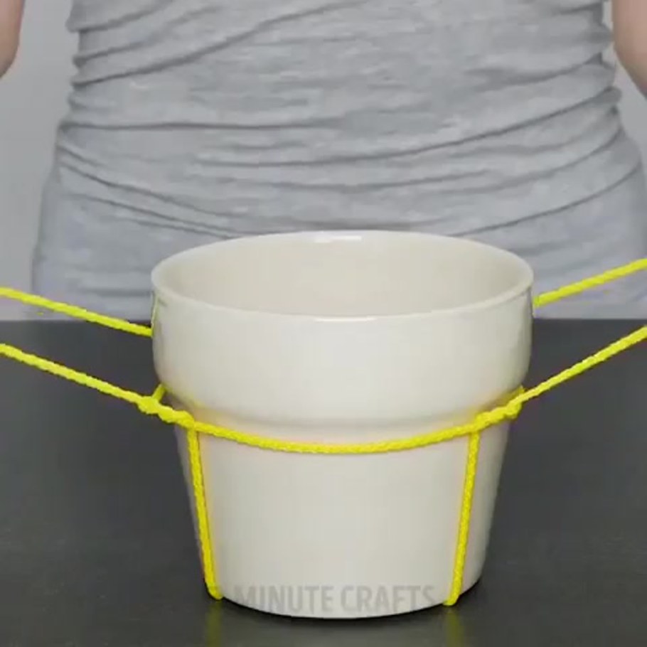 Подвязать цветочный горшок