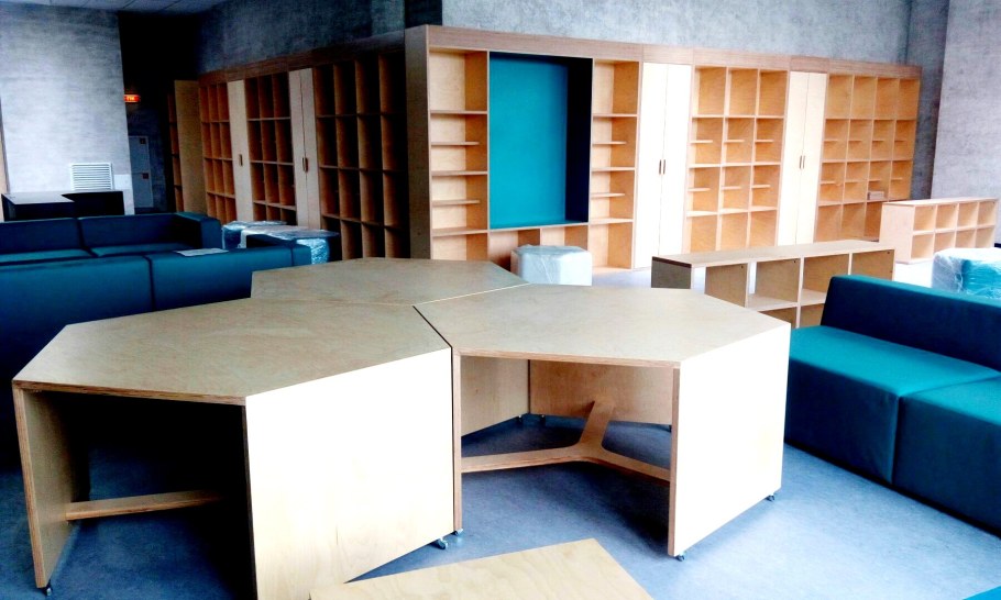 Офисная мебель из фанеры