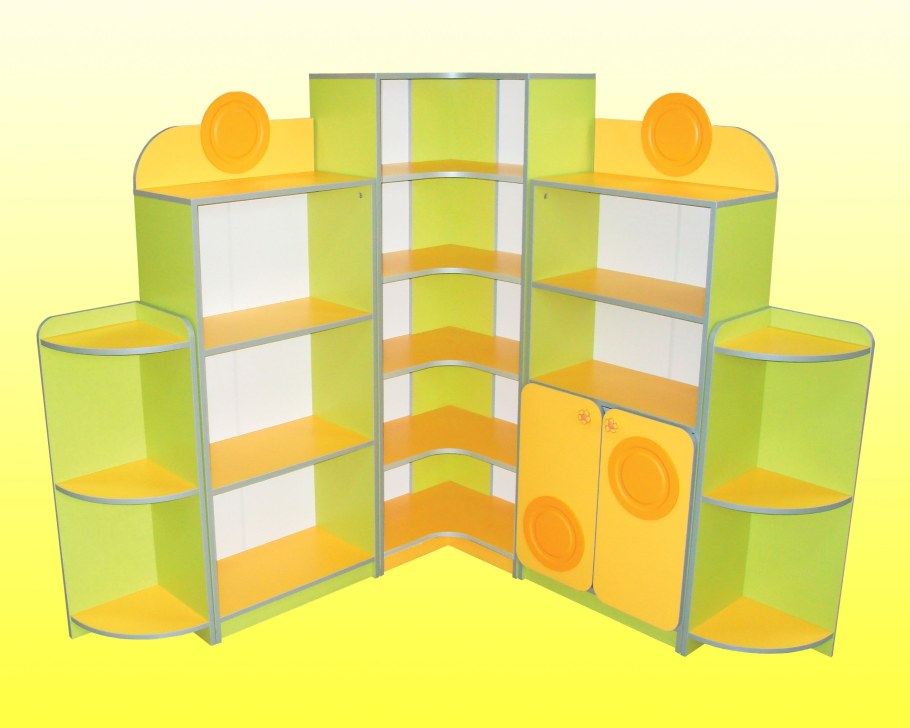 Угловые стеллажи для детского сада