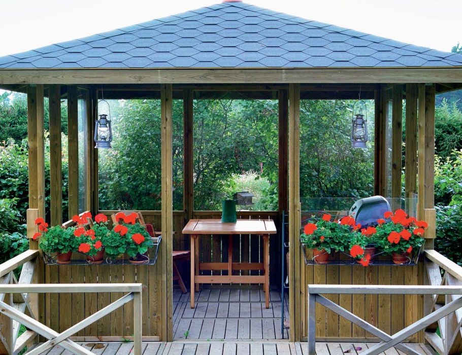 Простые дачные беседки