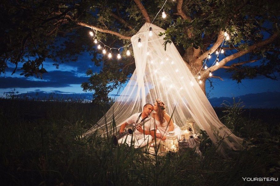 Романтичная свадьба на природе