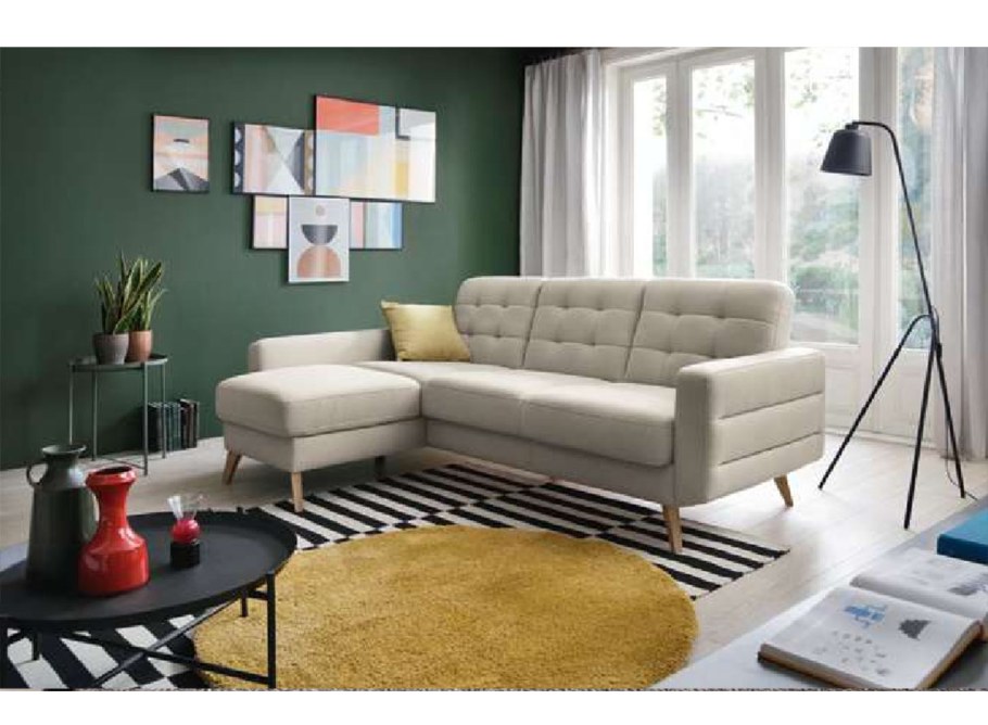 Желтый диван в скандинавском стиле