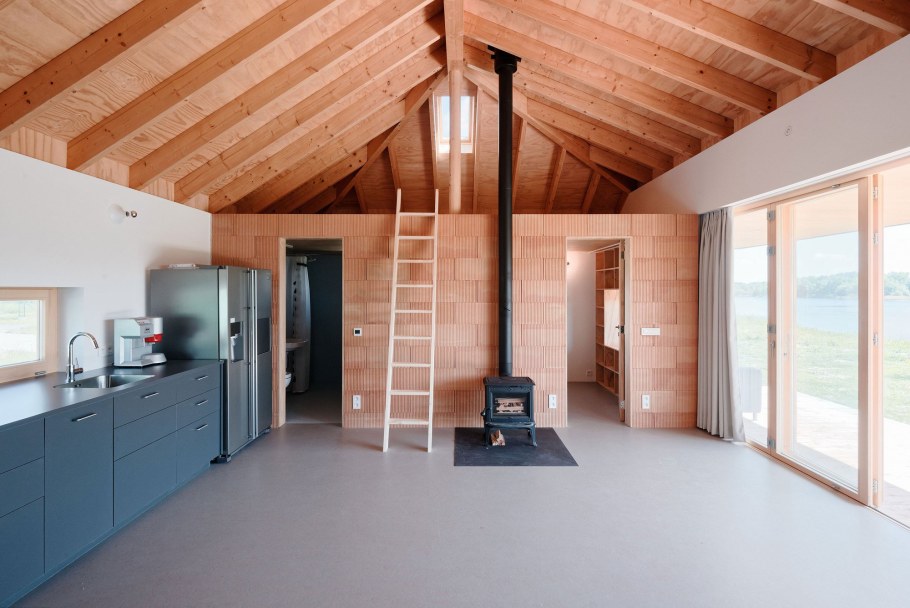 Одноэтажный дом без потолка