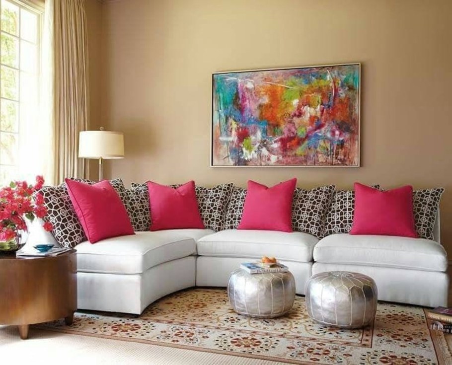 Яркие подушки в интерьере