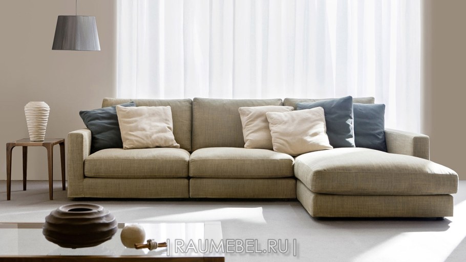 Диван бежевый современный