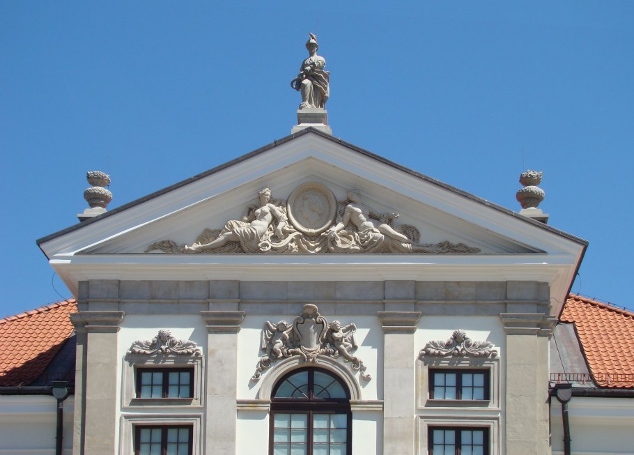 Фронтоны Парижа